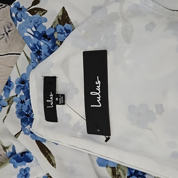 Lulu's French Countryside White Floral Print High-Low Dress Size Medium NWT - Picture 6 of 7